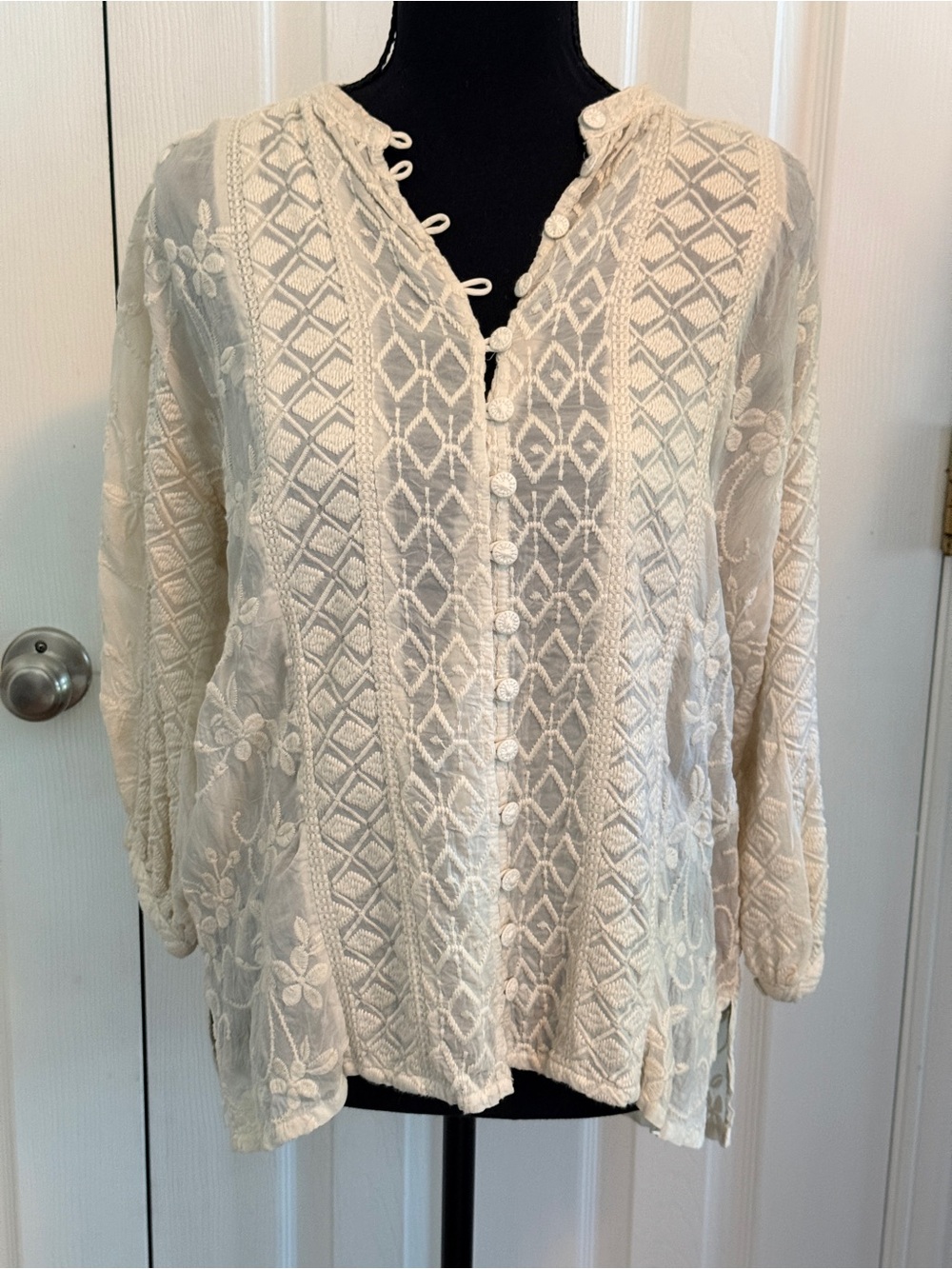 Johnny Was Ivory 100% Cupra Rayon Embroidered Boho Tunic Blouse NWOT Small